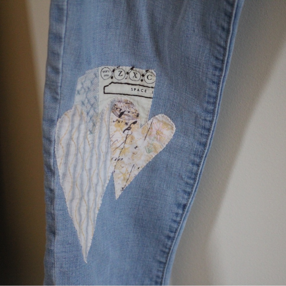 Stylish Blue Jeans with Heart Patches - Picture 4 of 4